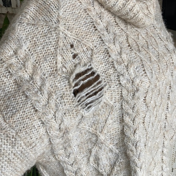 Forever 21 cowl neck raw hem distressed sweater - Picture 3 of 14